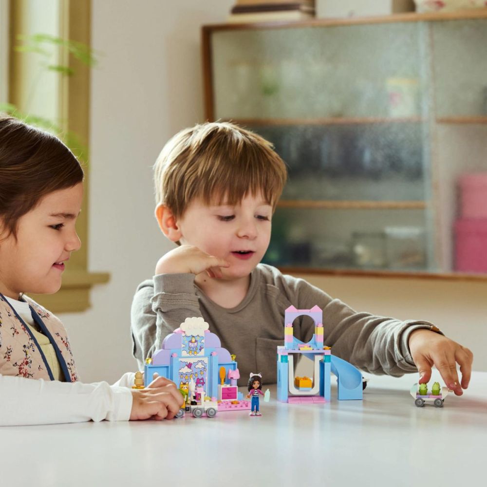 LEGO® Gabbys Dollhouse - Котешката градина на Gabby (10796)