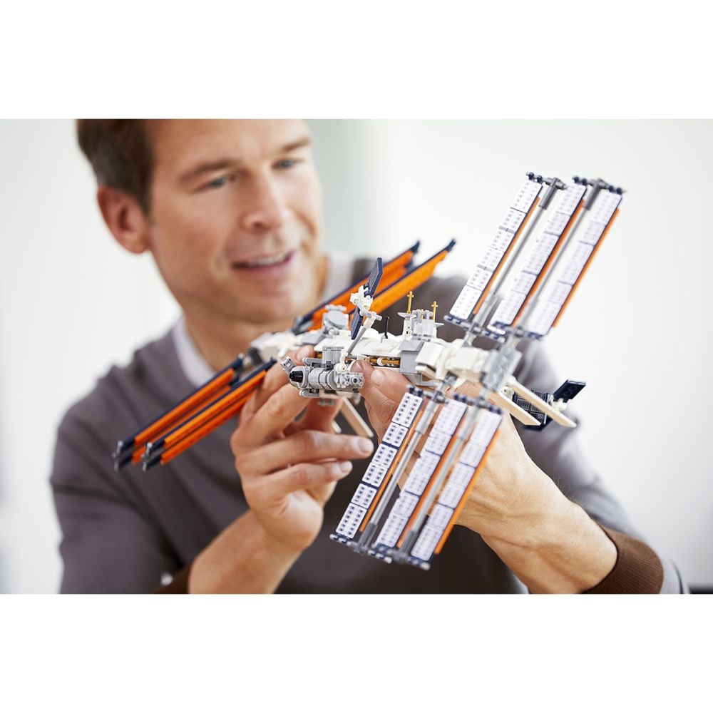 LEGO® Ideas - Международната космическа станция (21321)