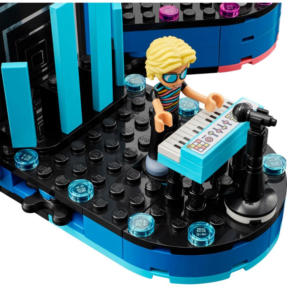 LEGO® Friends - Шоу за музикални таланти в Хартлейк Сити (42616)