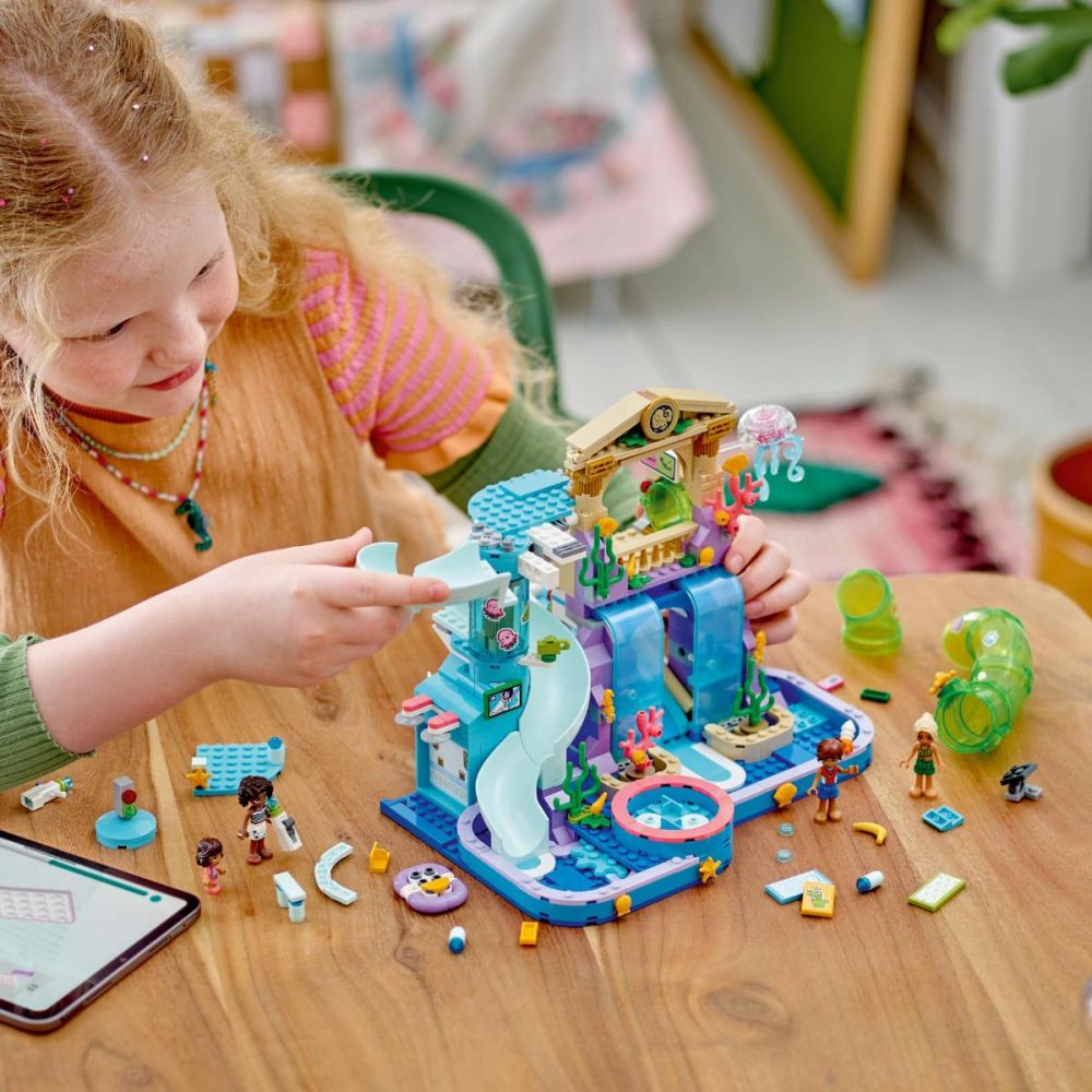 LEGO® Friends - Воден парк Хартлейк Сити (42630)