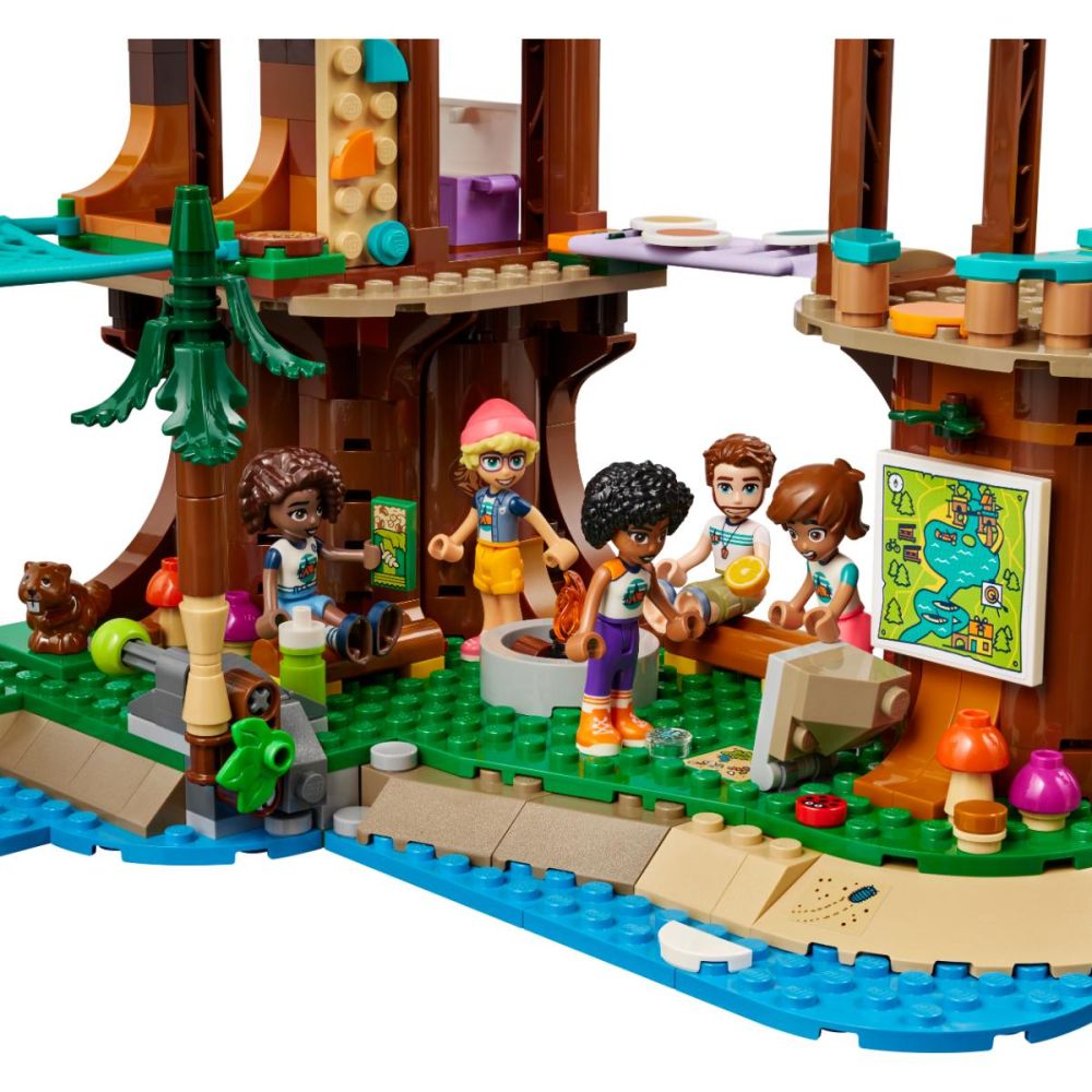 LEGO® Friends - Лагер за приключения – дървесна къща (42631)