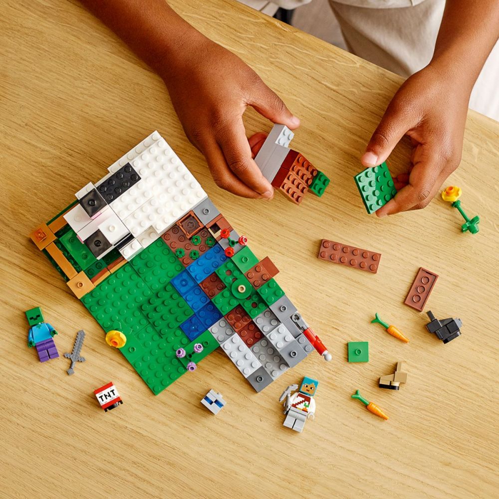 LEGO® Minecraft - Ранчото на зайците (21181)