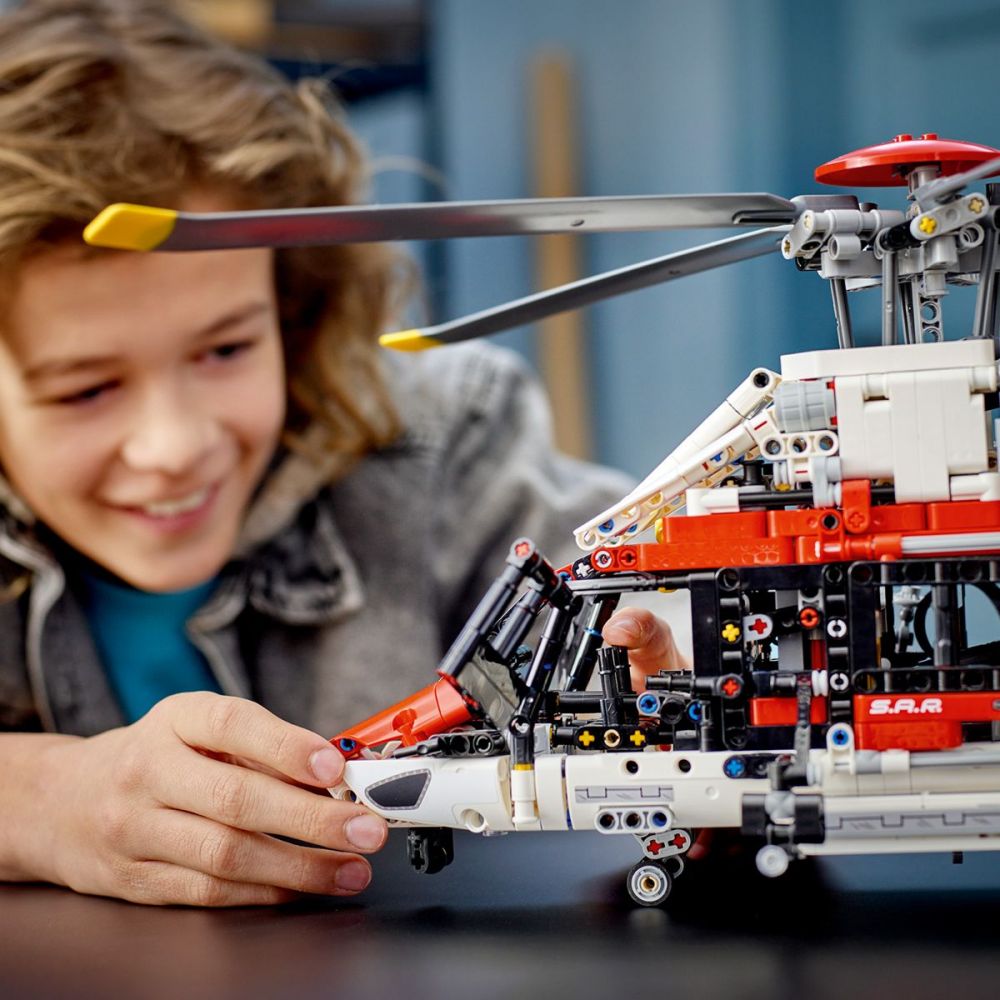 Lego® Technic - Спасителен хеликоптер Airbus H175 (42145)