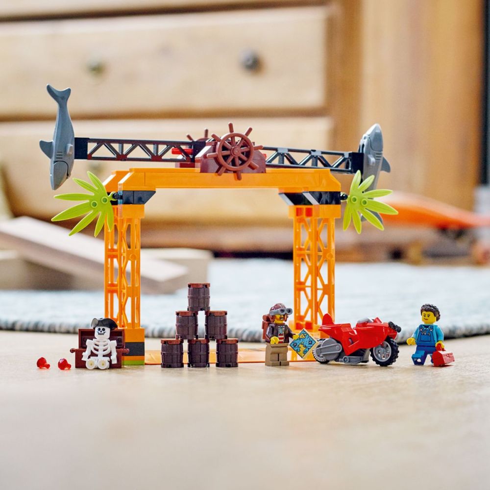 LEGO® City - Каскадьорско предизвикателство Shark Attack (60342)
