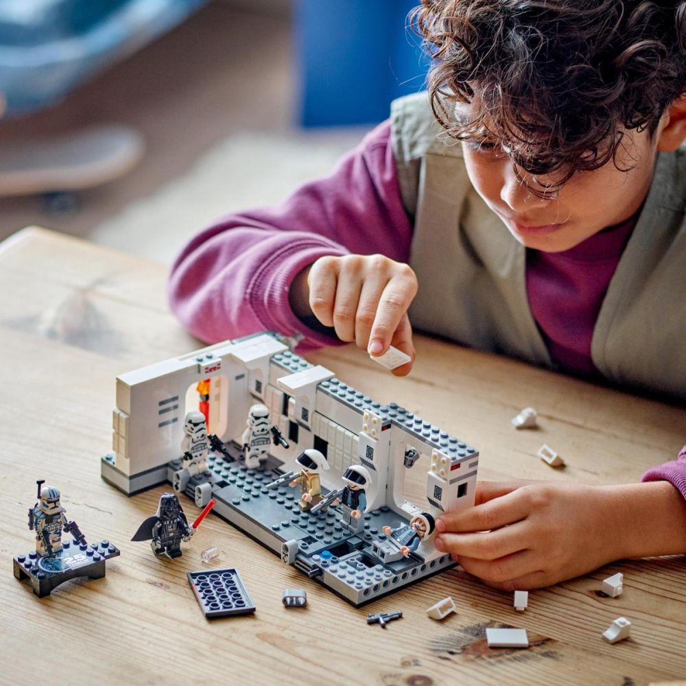 LEGO® Star Wars - На борда на Тантив IV (75387)