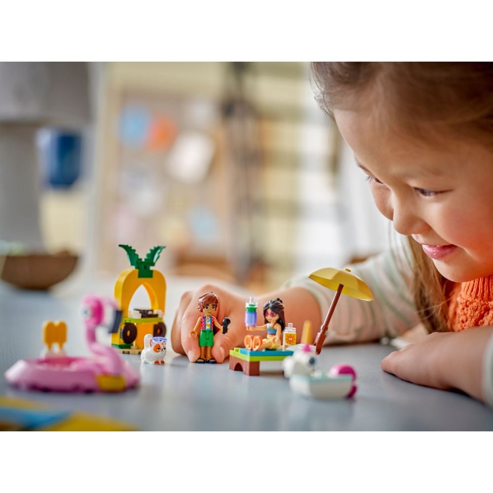 LEGO® Friends - Парти край басейна с еднорог и фламинго (42658)