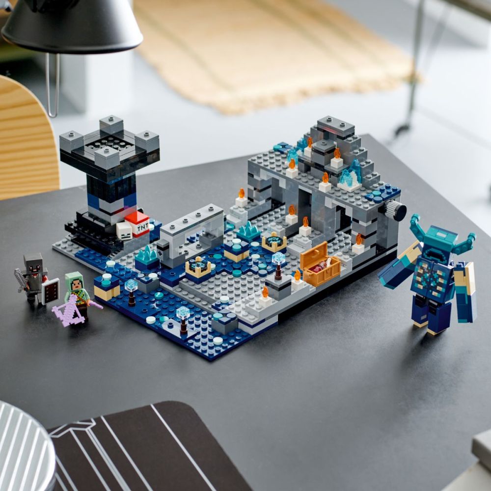 LEGO® Minecraft - Битка в дълбокия мрак (21246) | Toyzz Shop