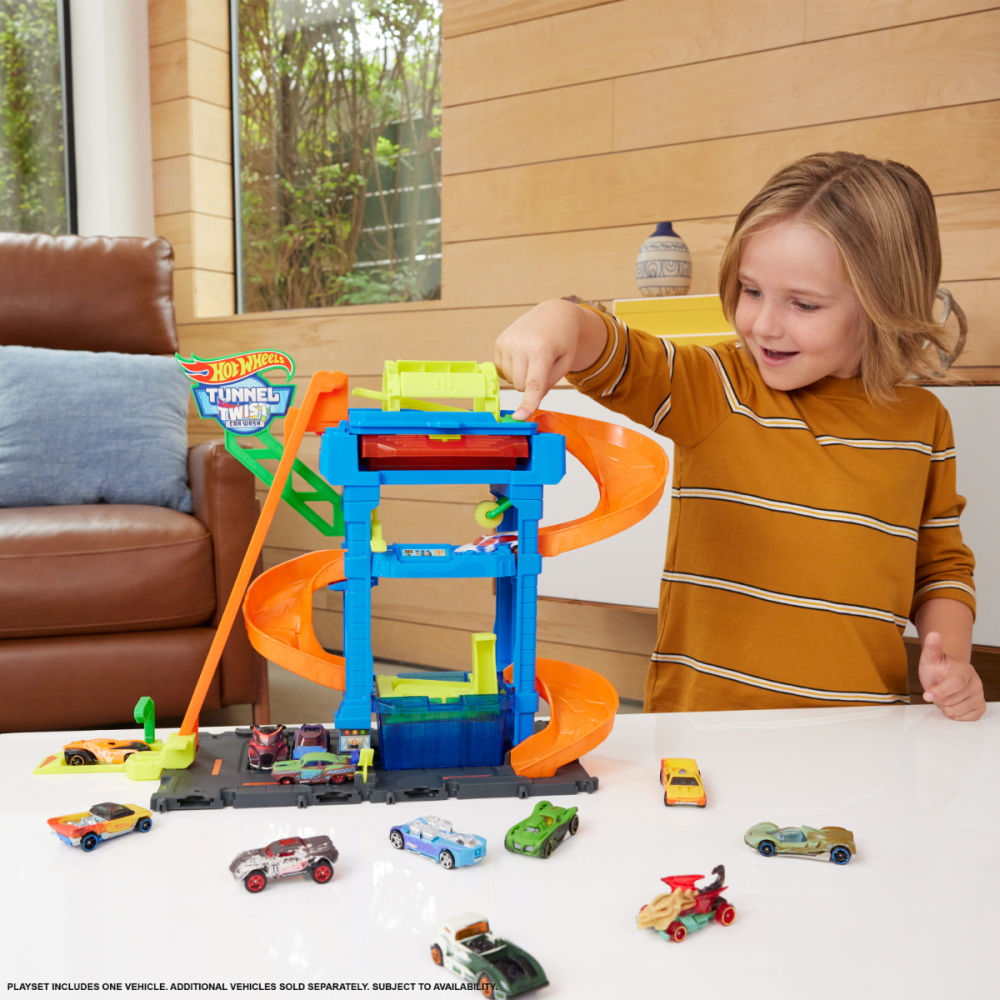 Автомивка с писта и тунел, Hot Wheels, HTN80