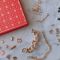 Комплект гривни Juicy Couture Chains and Charms, Make It Real, 138 части
