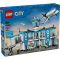 LEGO® City - Летище със самолет (60502)