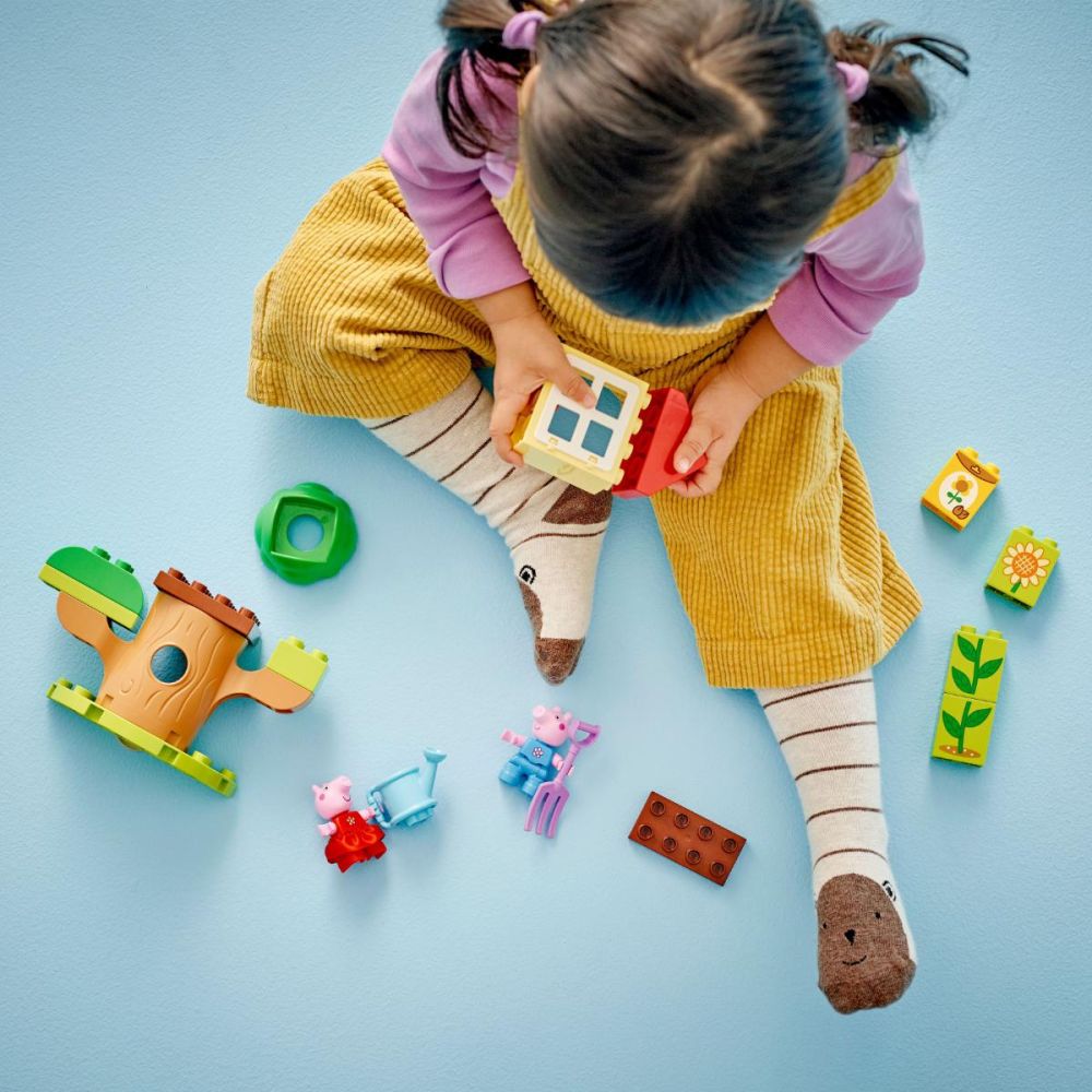LEGO® Duplo - Градината и дървесната къща на Пепа (10431)