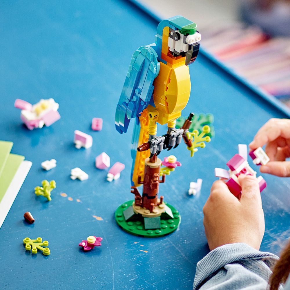 LEGO® Creator - Екзотичен папагал (31136)