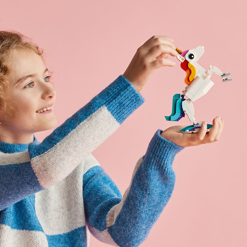 LEGO® Creator - Магически еднорог (31140)