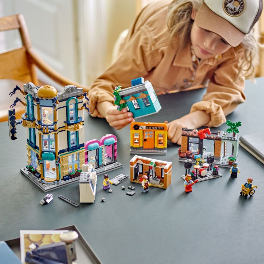 LEGO® Creator - Главната улица (31141)