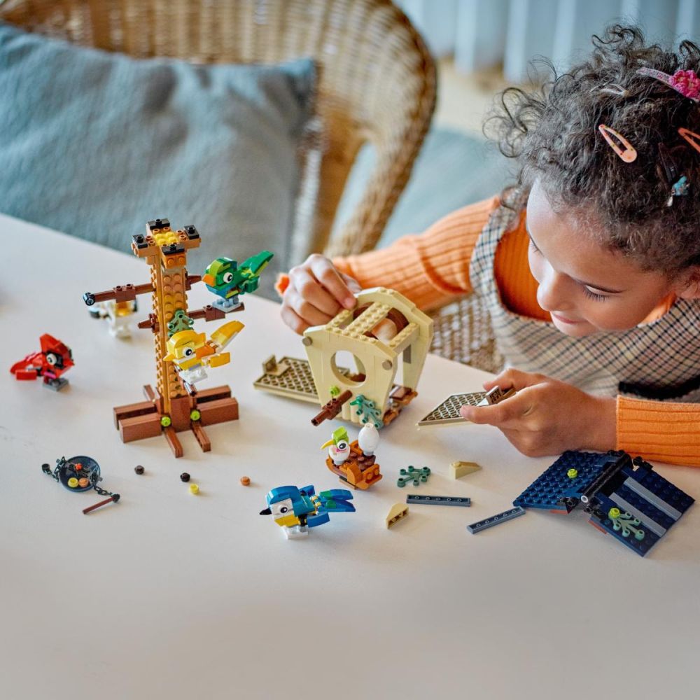 LEGO® Creator - Къщичка за птици (31143 )