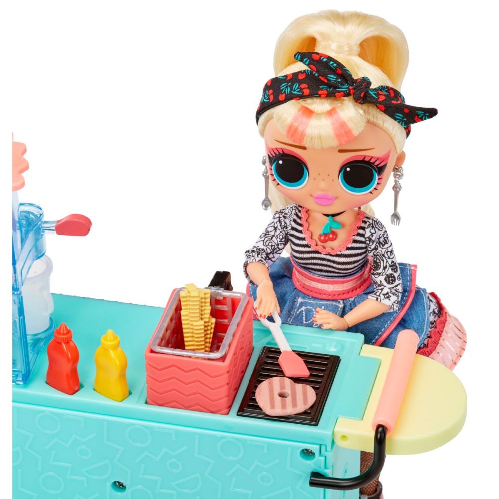 LOL Surprise OMG House of Surprises, To Go Dinner с Кукла Miss Sundae и 45 изненади