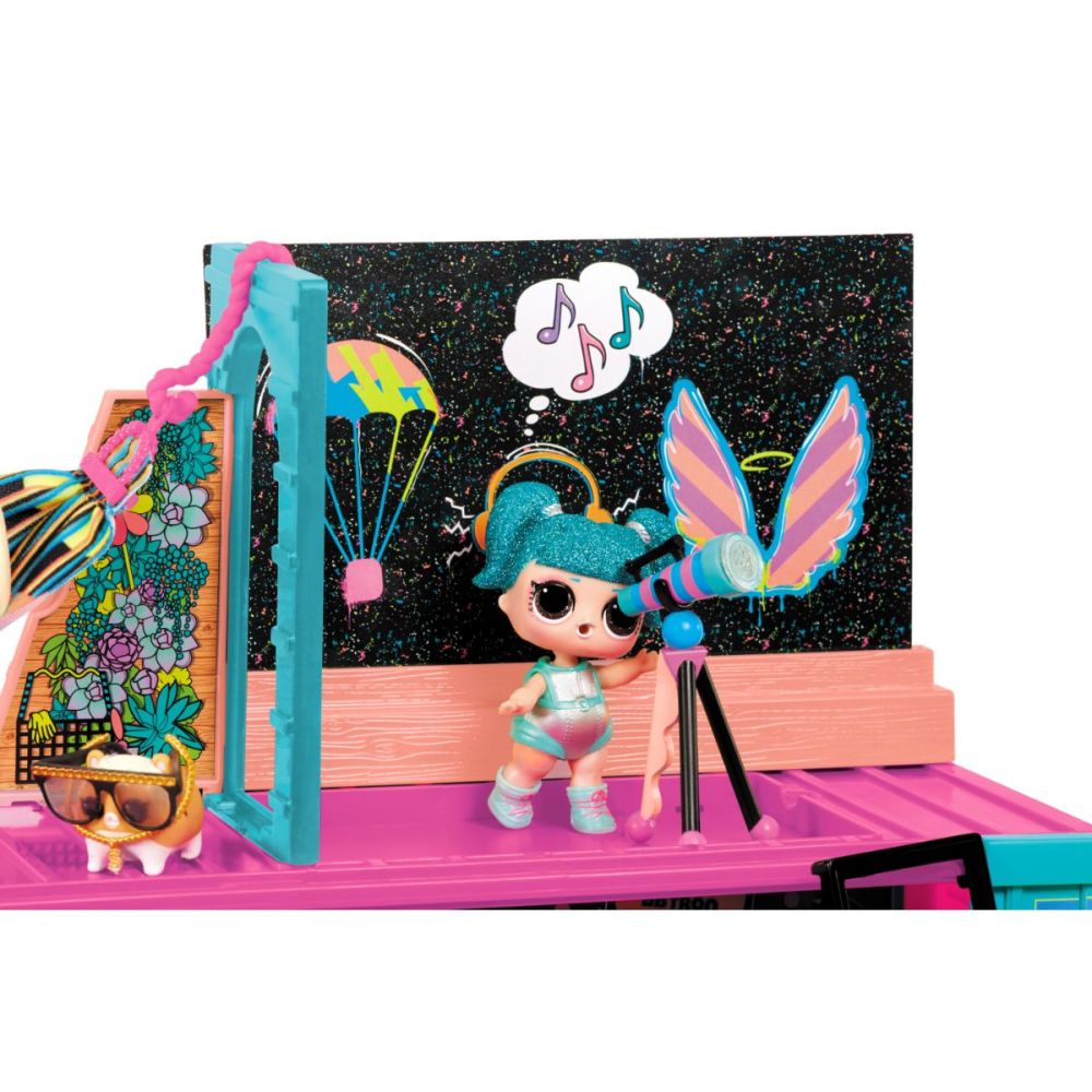 LOL Surprise Fashion Show House, Комплект за игра с 2 Кукли LOL и 40 изненади