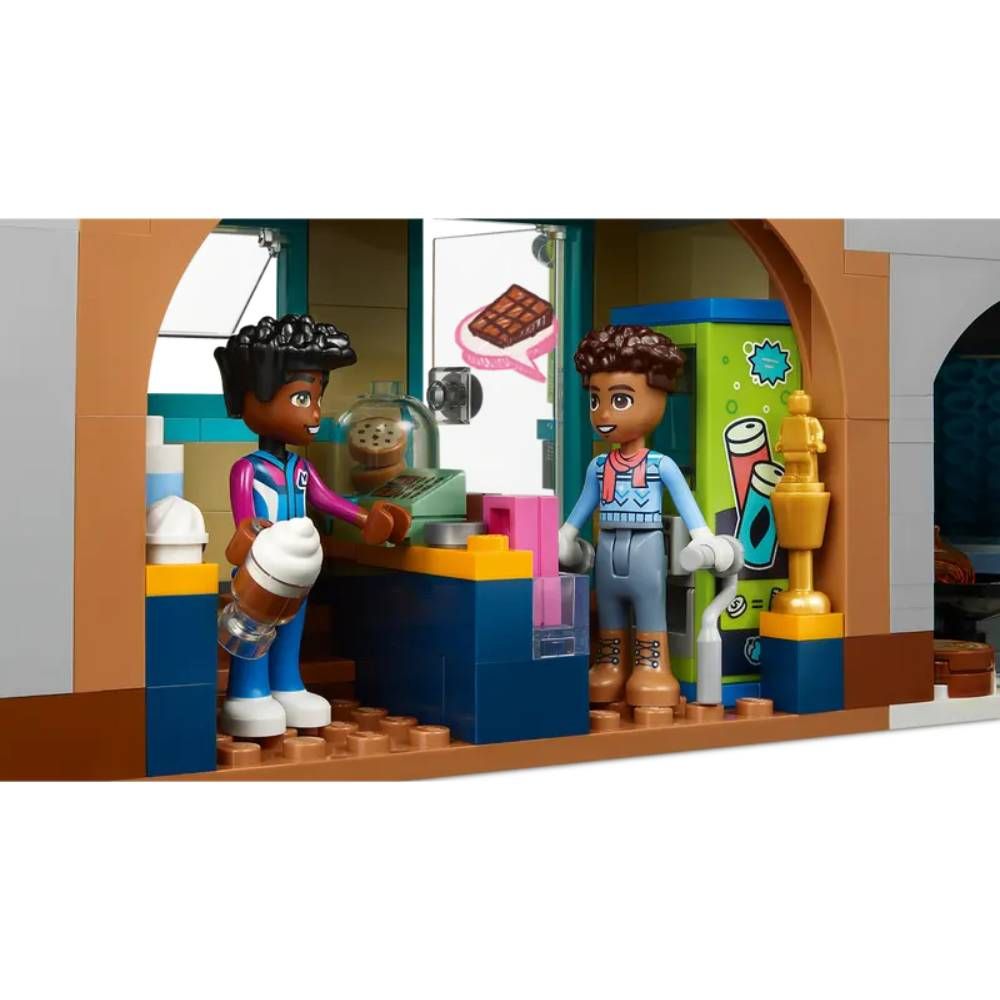 LEGO® Friends - Ски писта и кафе (41756)
