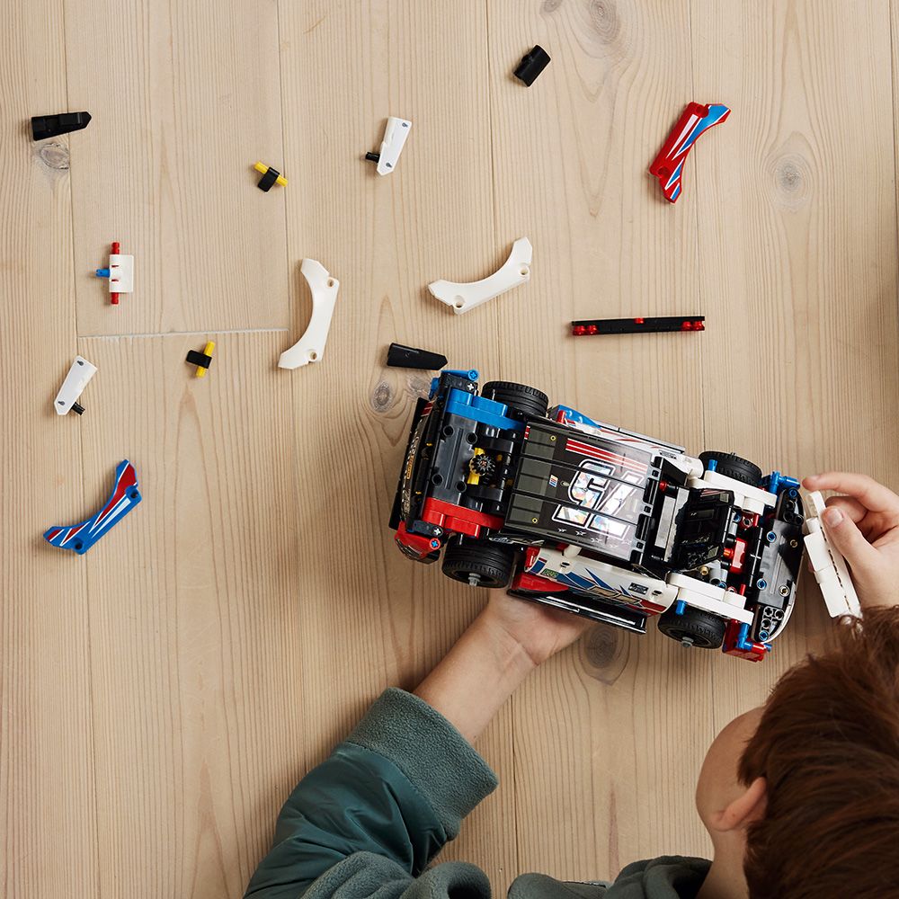 LEGO® Technic - NASCAR® Next Gen Chevrolet Camaro ZL1 (42153)