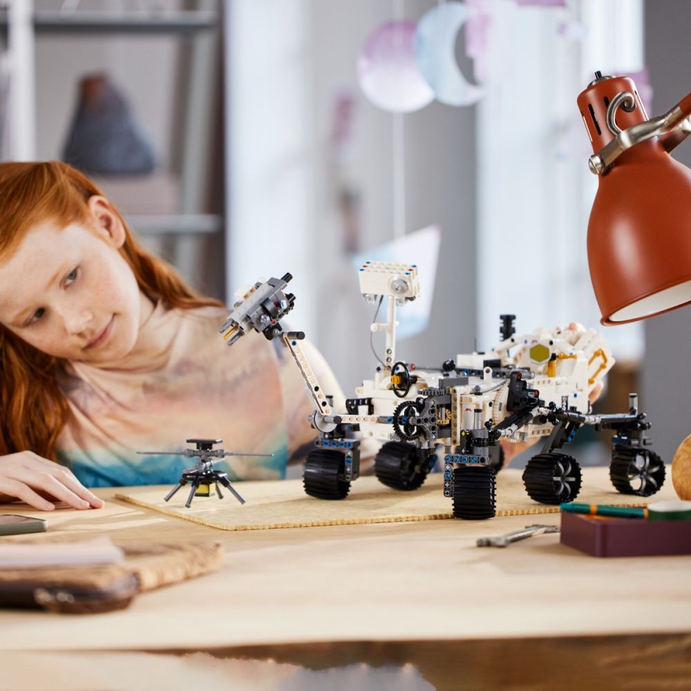 LEGO® Technic - Марсоходът на НАСА Пърсивиърънс (42158)