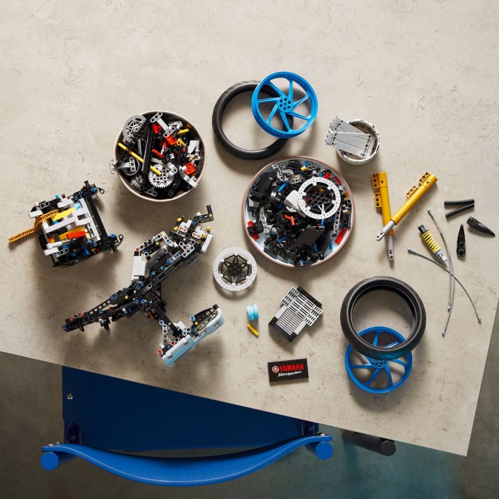 LEGO® Technic - Yamaha MT-10 SP (42159)