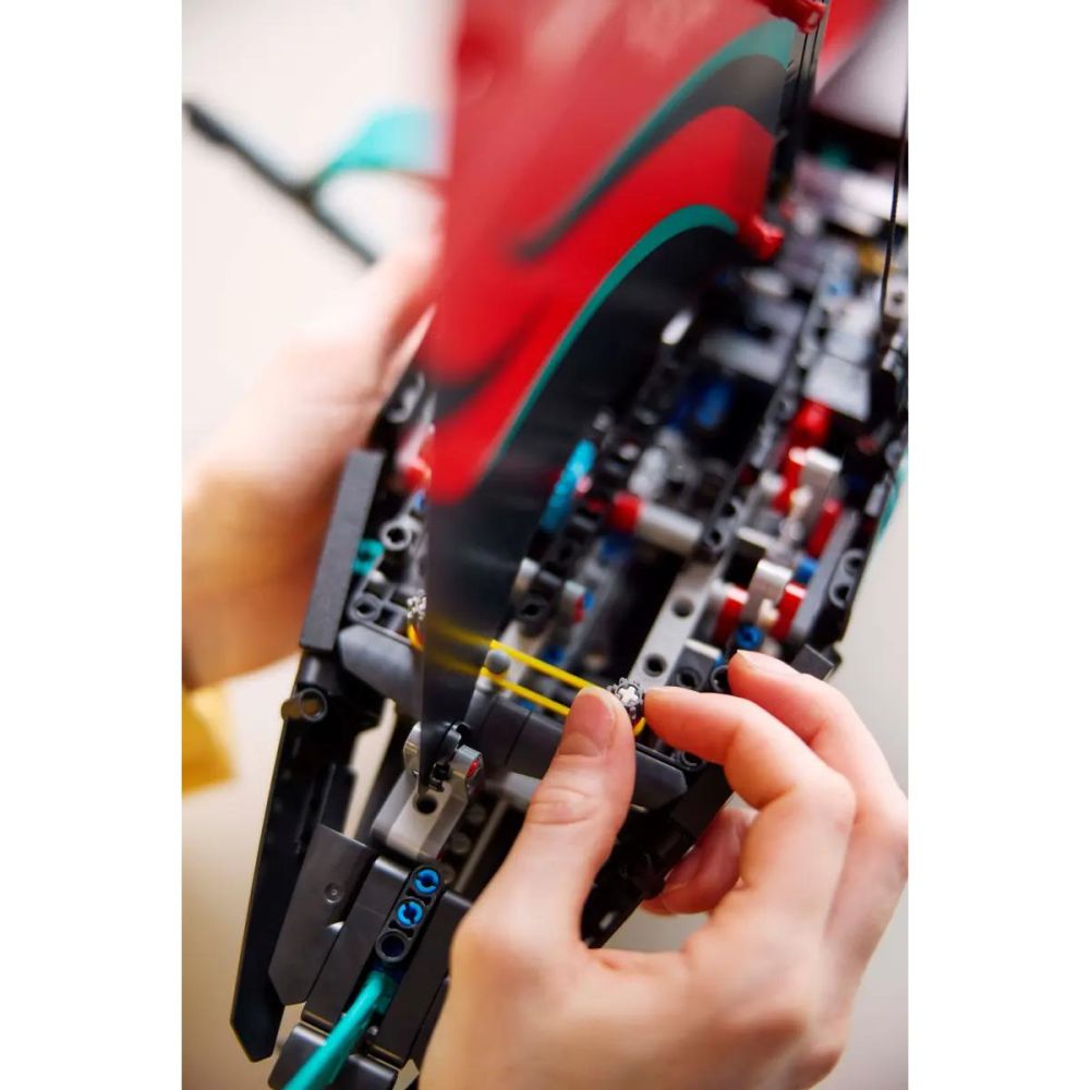 LEGO® Technic - Яхта Emirates Team New Zealand AC75 (42174)