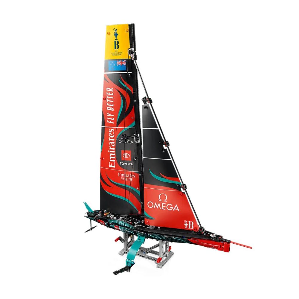 LEGO® Technic - Яхта Emirates Team New Zealand AC75 (42174)