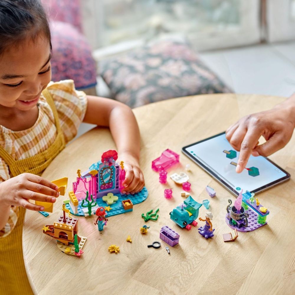 LEGO® Disney Princess - Кристалната пещера на Ариел (43254)