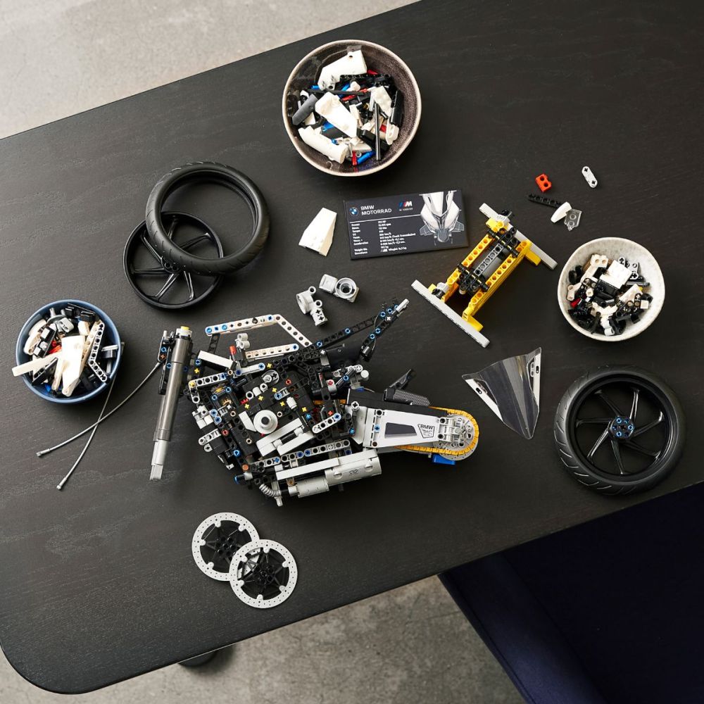 LEGO® Technic - Bmw M 1000 Rr (42130)