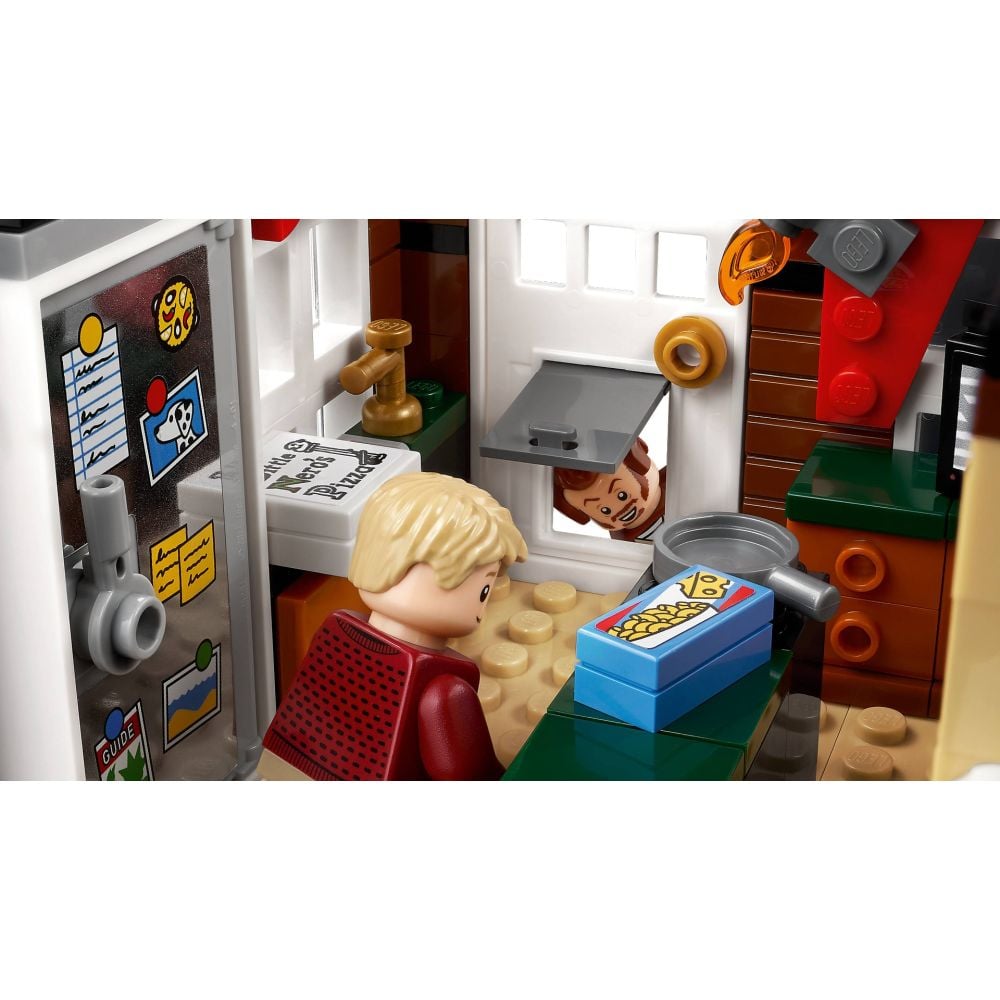 LEGO® Ideas -  Сам вкъщи (21330)