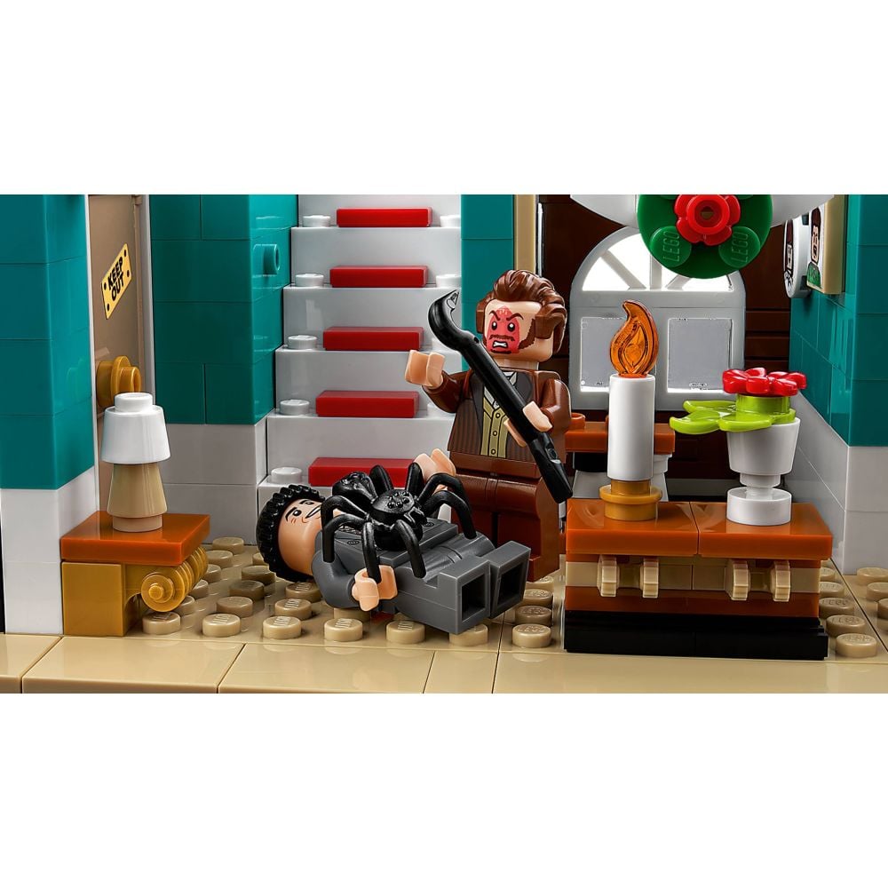 LEGO® Ideas -  Сам вкъщи (21330)