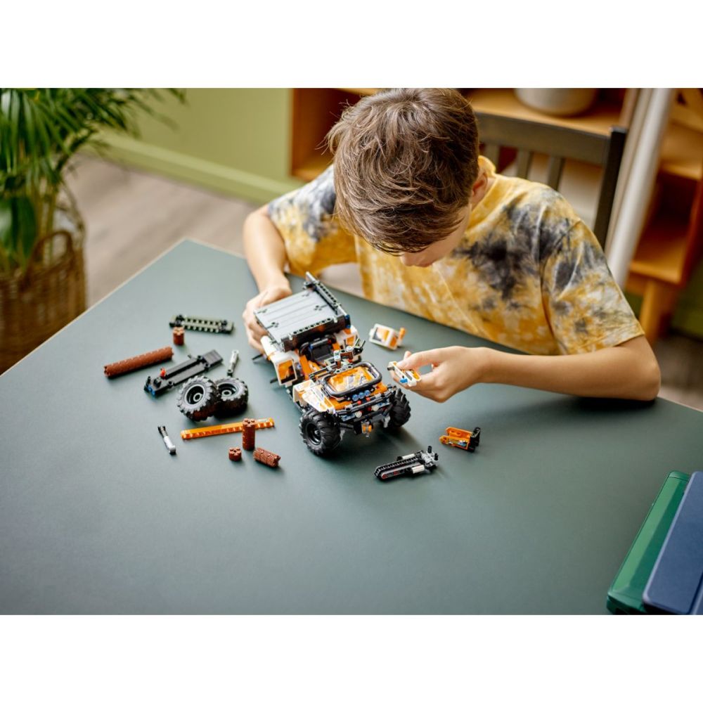 LEGO® Technic - Превозно средство за всякакви терени (42139)