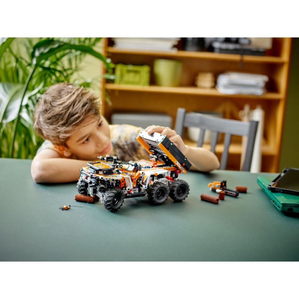LEGO® Technic - Превозно средство за всякакви терени (42139)