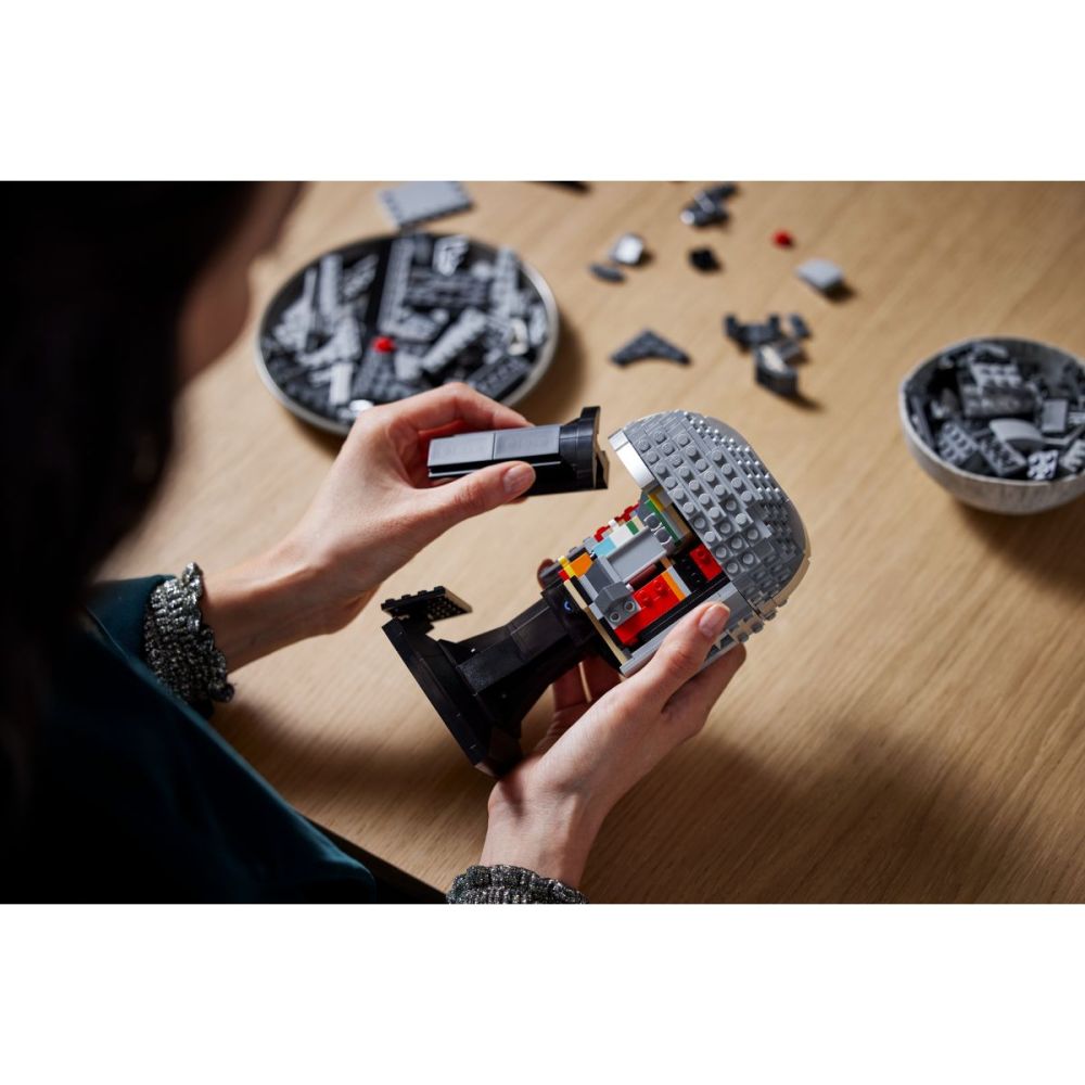LEGO® Star Wars - Шлемът на The Mandalorian™ (75328)