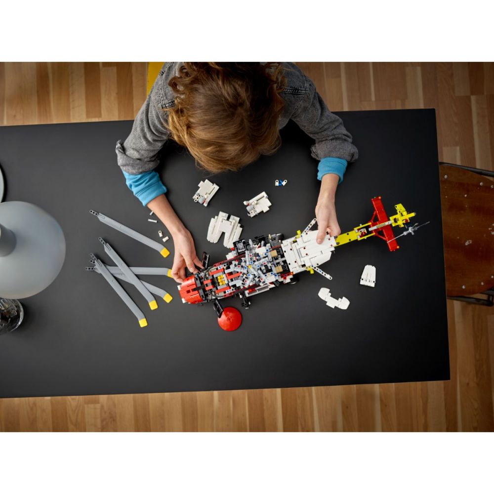 Lego® Technic - Спасителен хеликоптер Airbus H175 (42145)