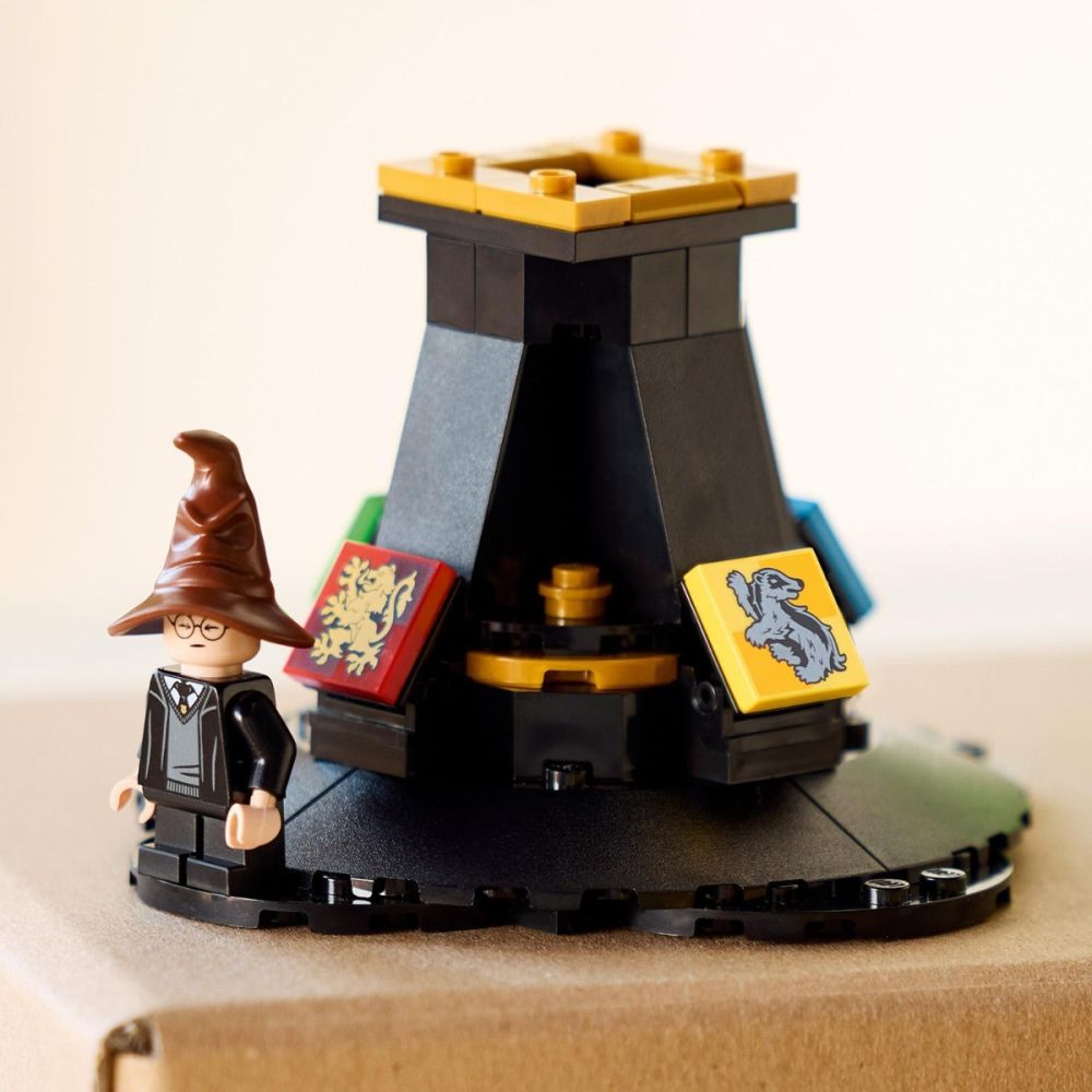 LEGO® Harry Potter -  Говореща разпределителна шапка (76429)
