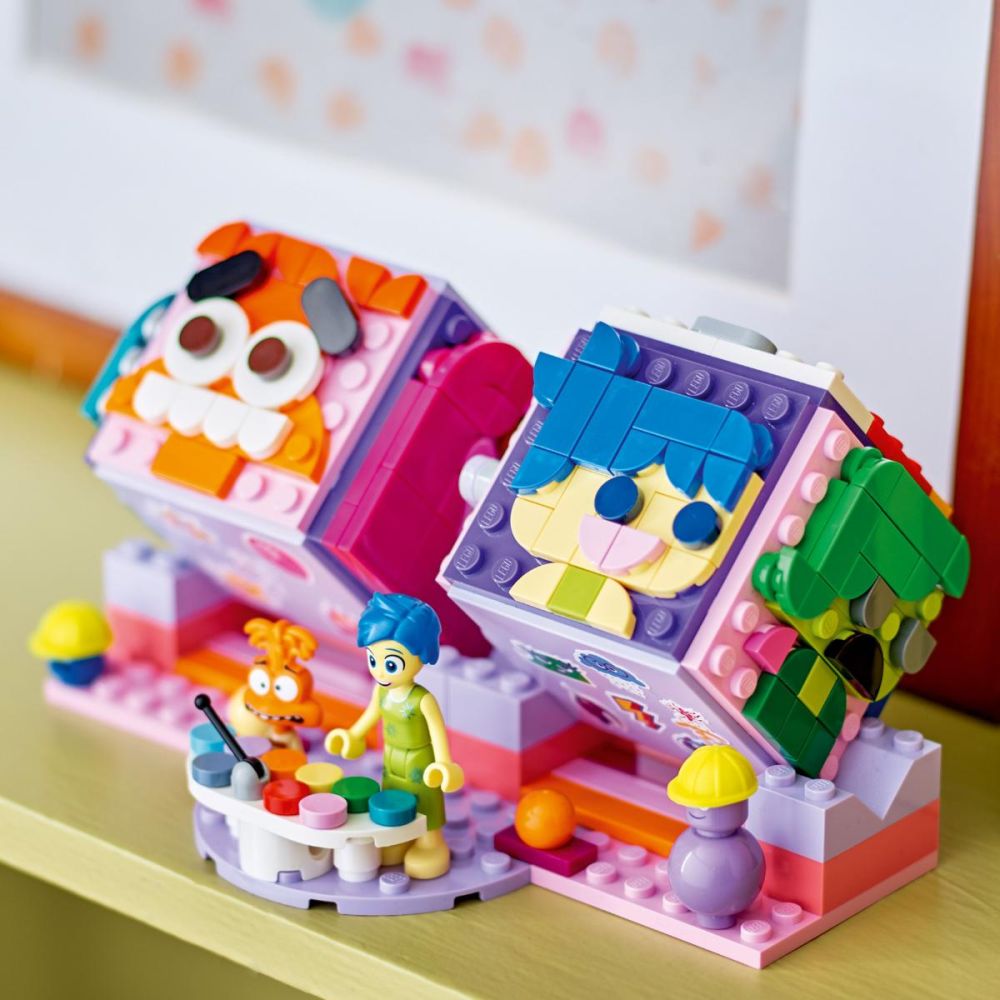 LEGO® Disney Pixar - Отвътре навън 2 – кубчета за настроение (43248)
