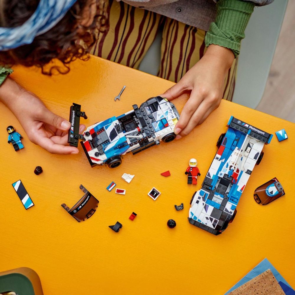 LEGO® Speed Champions - Състезателни коли BMW M4 GT3 и BMW M Hybrid V8 (76922)