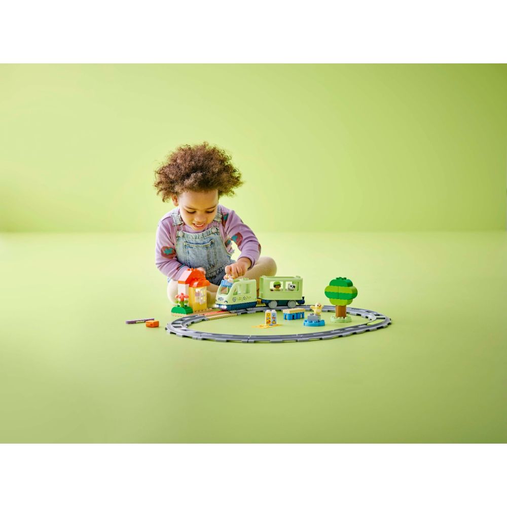LEGO® DUPLO® - Интерактивен приключенски влак (10427)