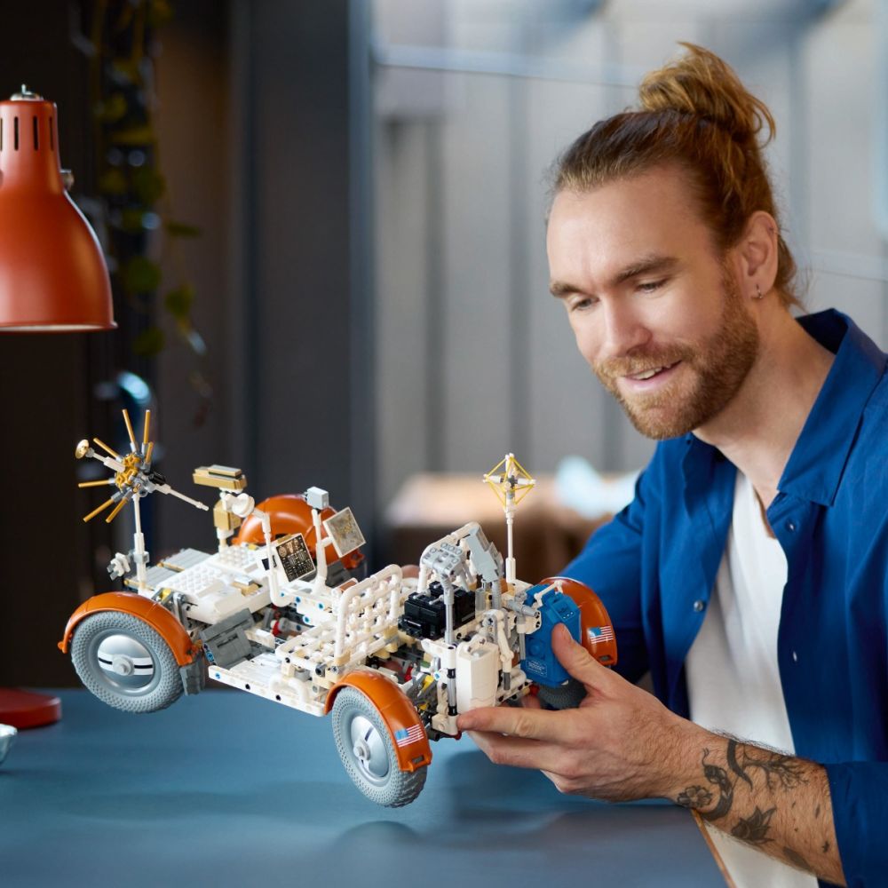 LEGO® Technic - Луноход НАСА Аполо (42182)