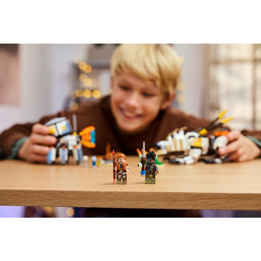 LEGO® Horizon - Aloy и Varl срещу Shell-Walker и Sawtooth (77037)