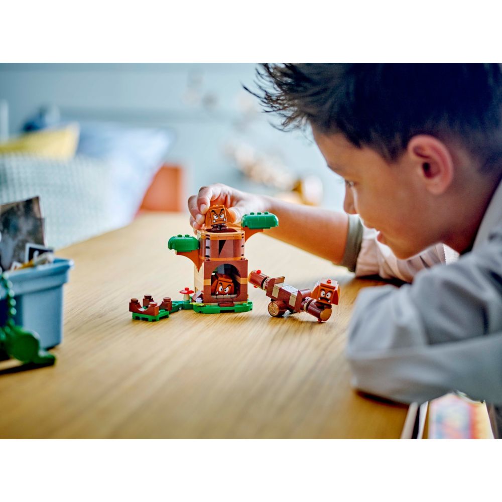 LEGO® Super Mario - Площадката на Goomba (71433)