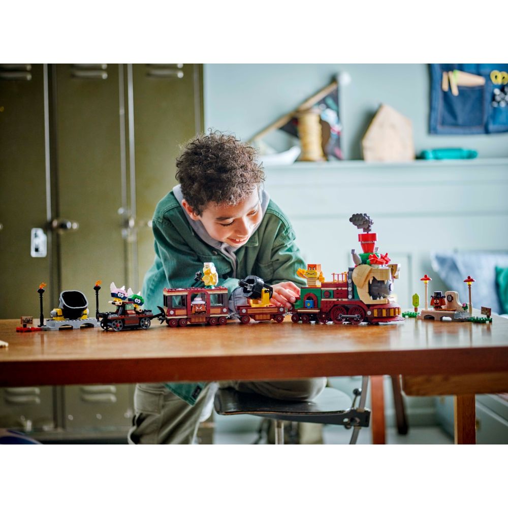 LEGO® Super Mario - Влакът Bowser Express (71437)