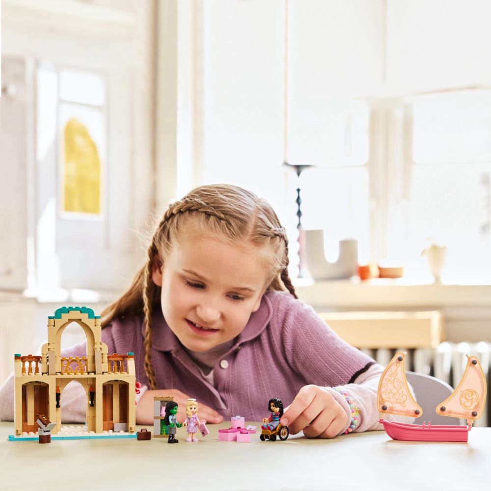 LEGO® Wicked - Глинда, Елфаба и Несаруз в университета Шиз (75681)