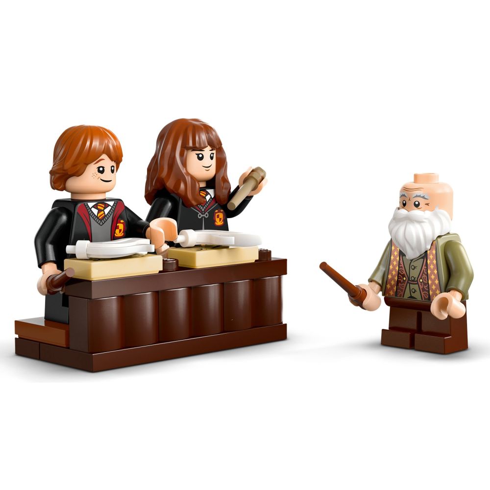 LEGO® Harry Potter - Замъкът Хогуортс: Час по вълшебство (76442)