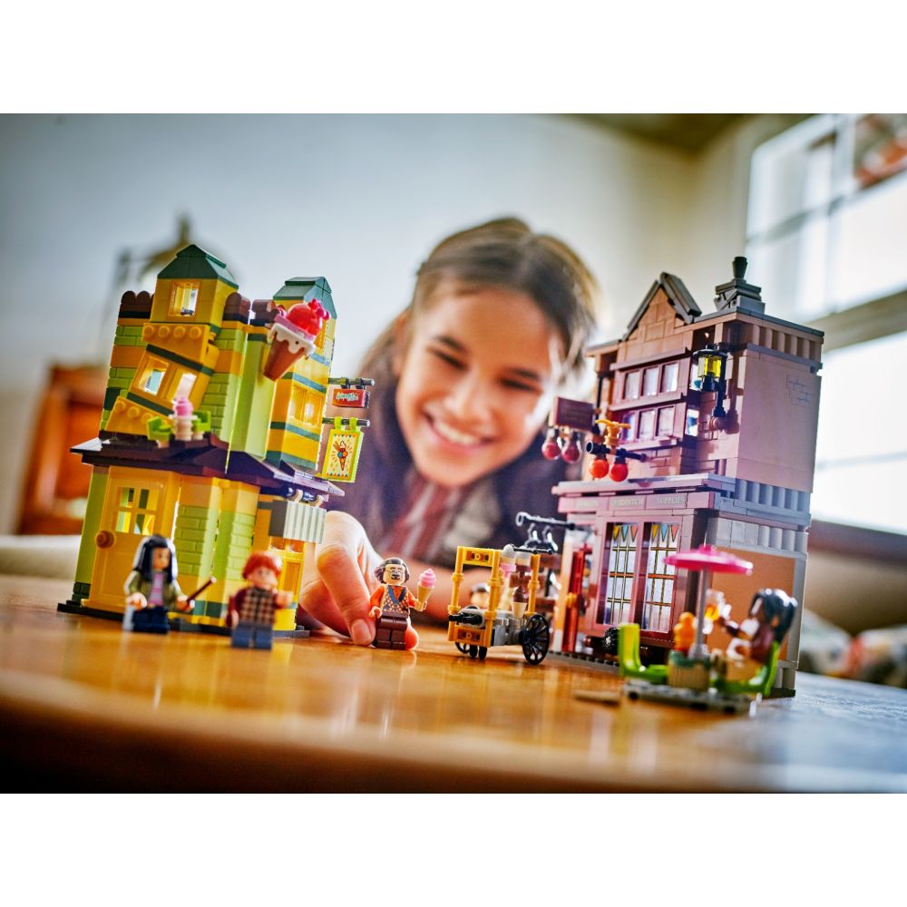 LEGO® Harry Potter - „Всичко за куидича“ и салон за сладолед (76452)