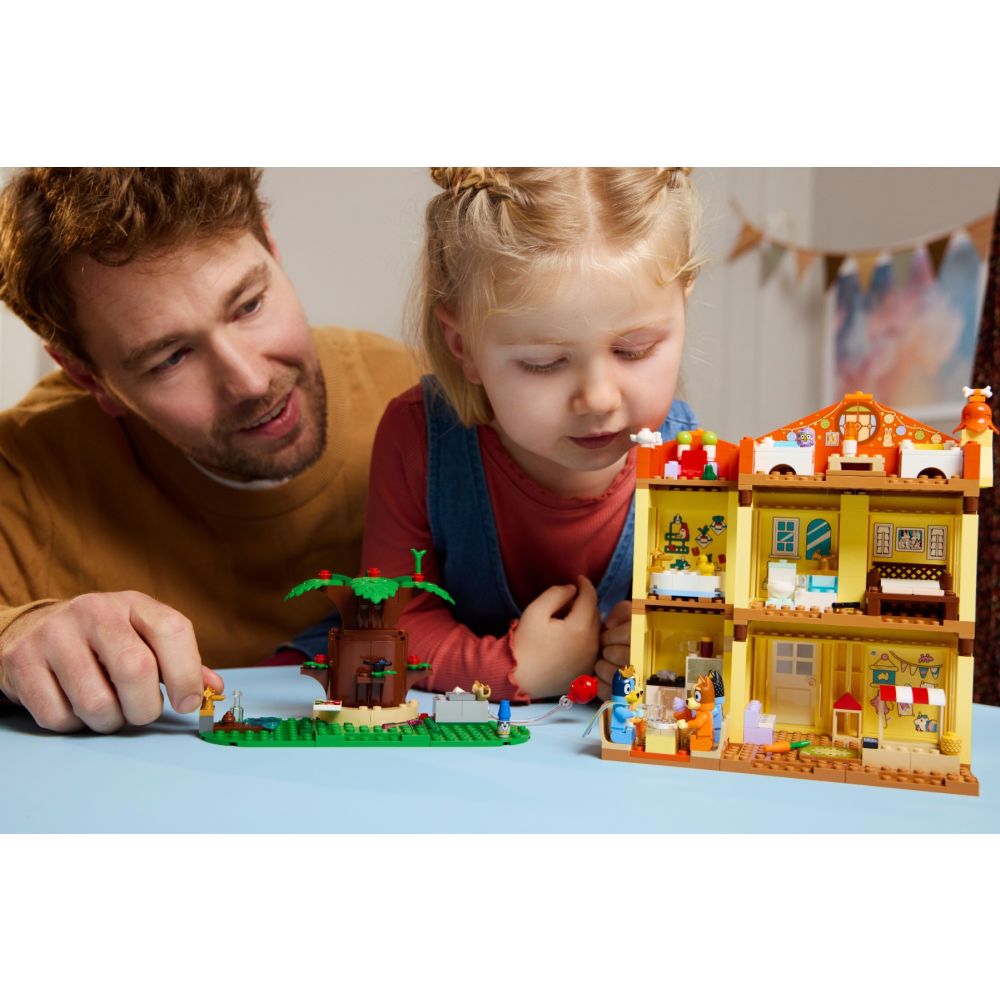 LEGO® Bluey - Семейната къща на Блуи (11203)