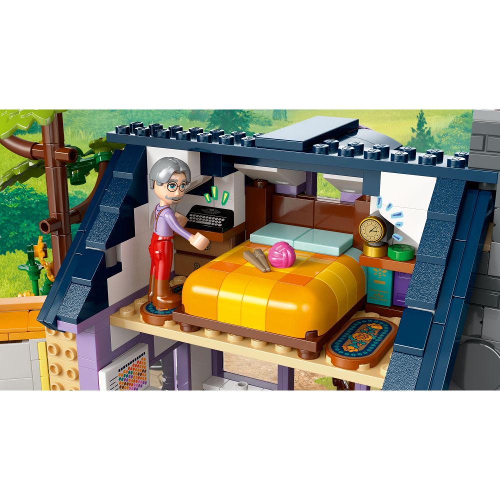 LEGO® Friends - Пчеларска къща и цветна градина (42669)
