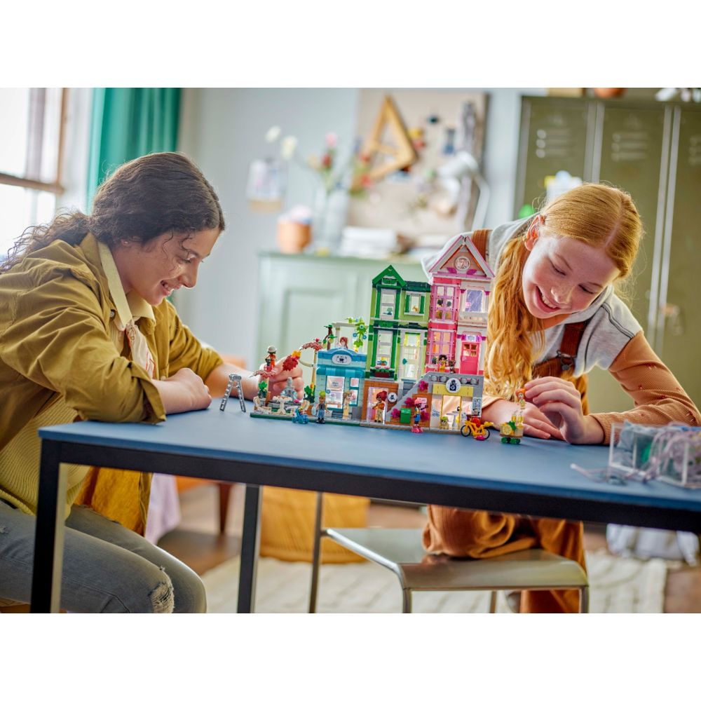 LEGO® Friends - Апартаменти и магазини в Хартлейк Сити (42670)