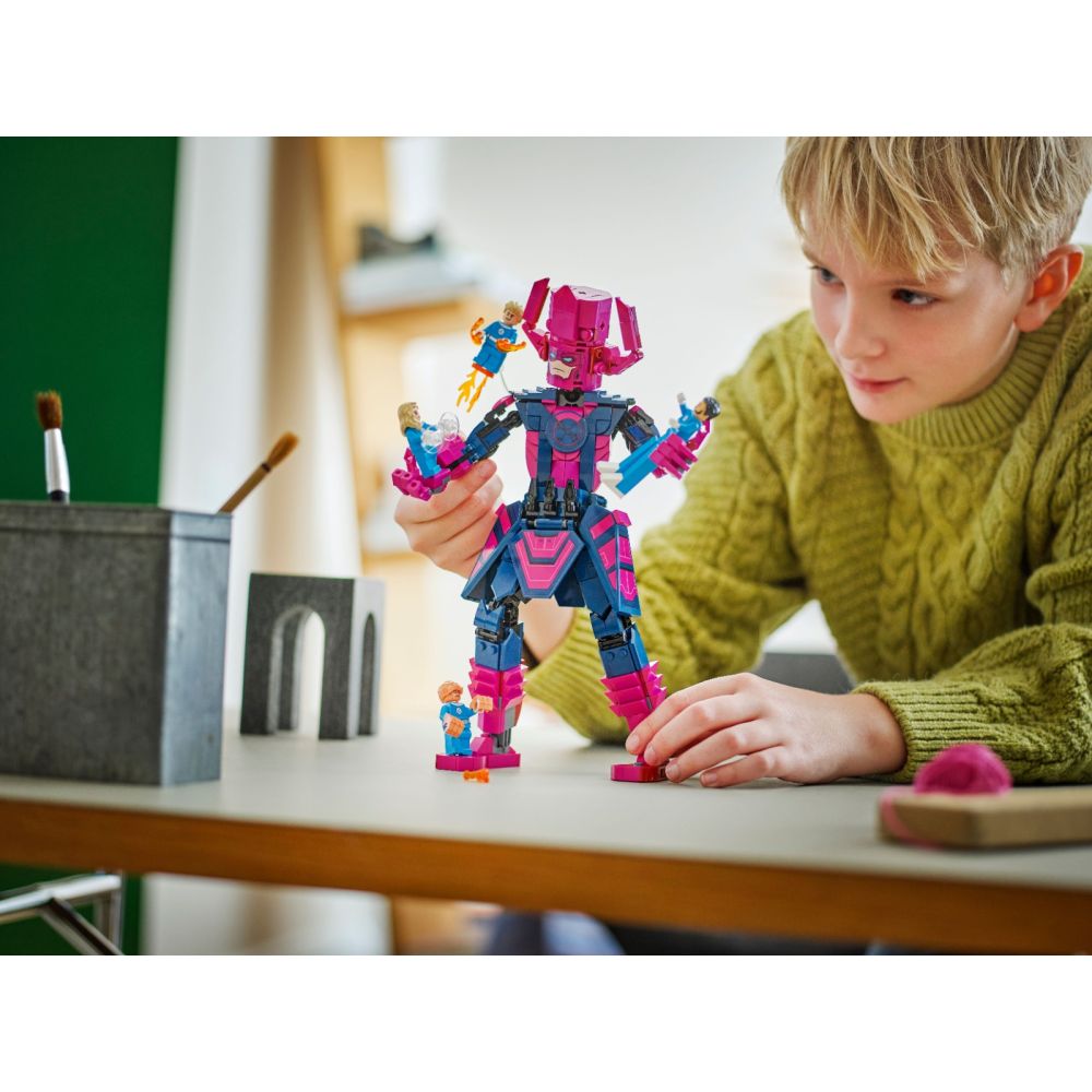 LEGO® Super Heroes - Фантастичната четворка срещу Галактус - фигура за конструиране (76316)